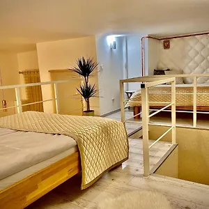 3 Comfortable And Cosy In Heart Of Near Basilica Apartament